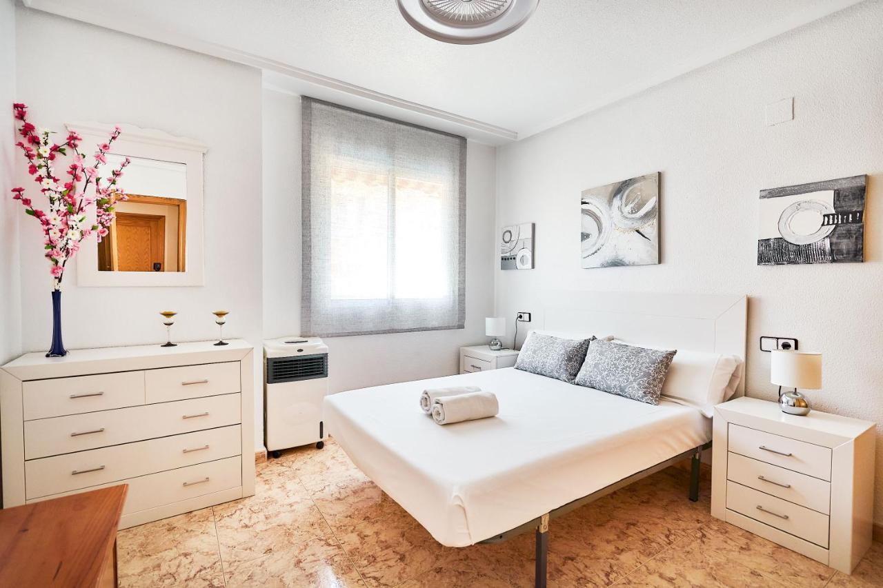 Espanhouse David 2 Bedroom Apartment Torrevieja With Pool المظهر الخارجي الصورة